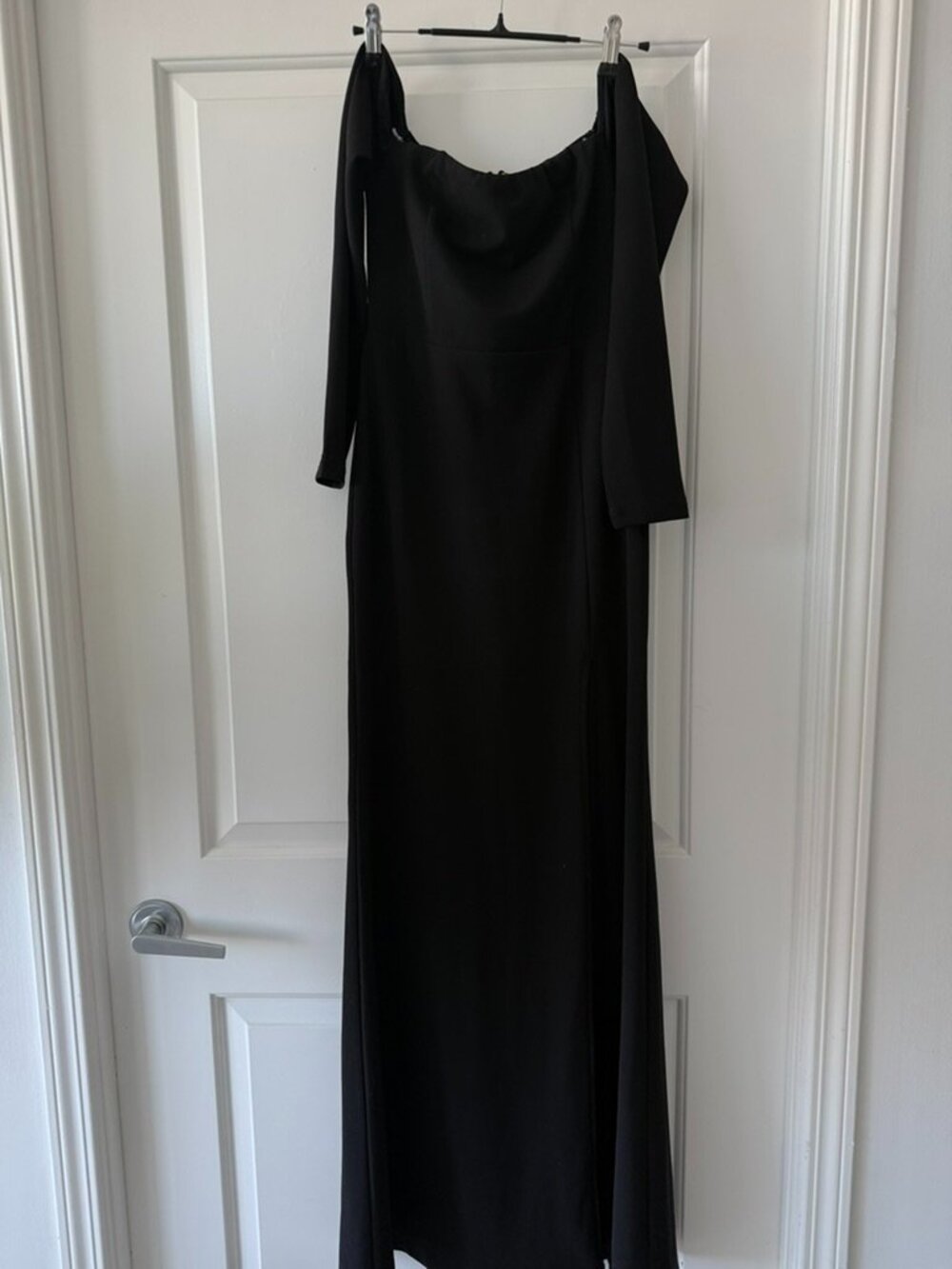 Lulus Black Off-the-Shoulder Maxi Dress – Size S
